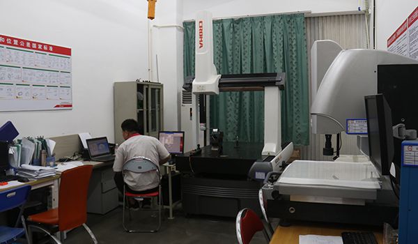 تصميم ماكينات متخصصة المهنية