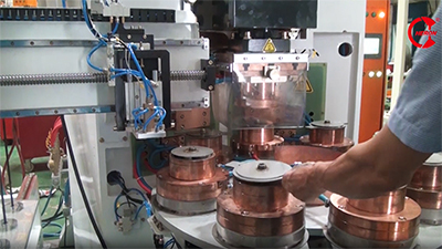 ماكينة الكبس واللحام النقطي بتفريغ المكثف 60000J لريش مضخة الماء بثماني محطات DR-60000-18001